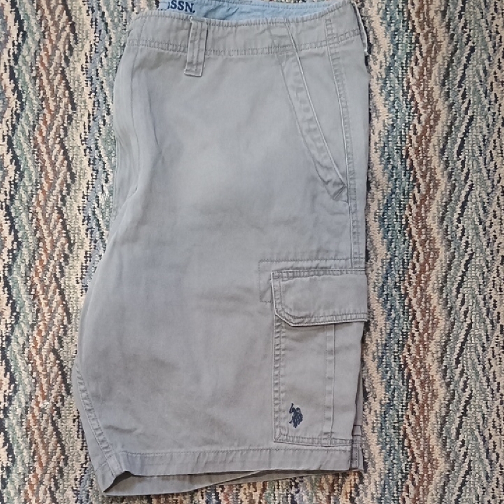 Men's Gray Cargo Shorts